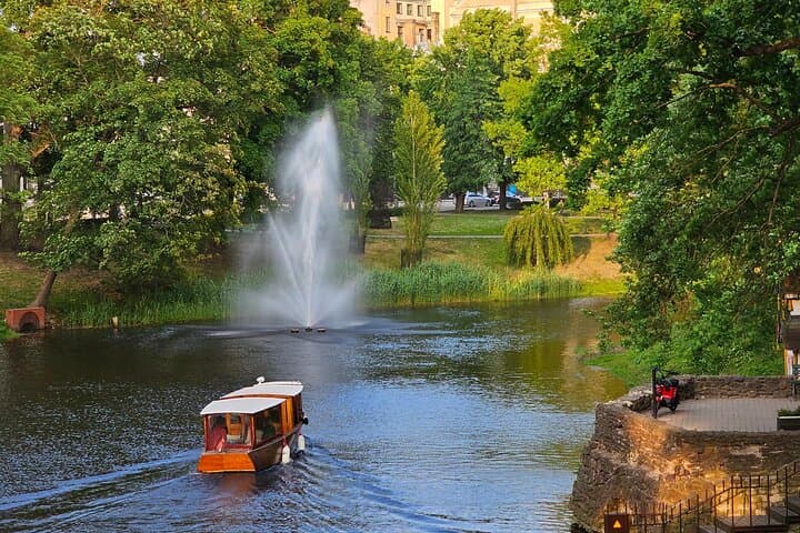 Riga Canal and Daugava Boat Tour: 50-Minute Sightseeing Cruise with Audio Guide