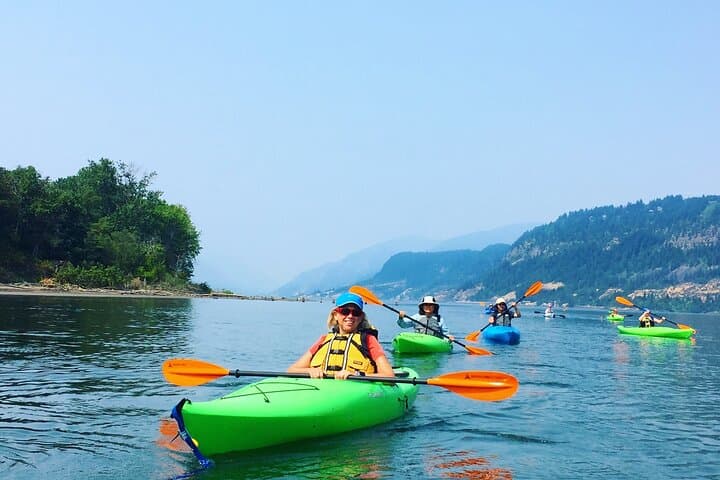 Columbia River Gorge Kayak Tour: 2-Hour Guided Paddle with Wildlife Viewing photo 2