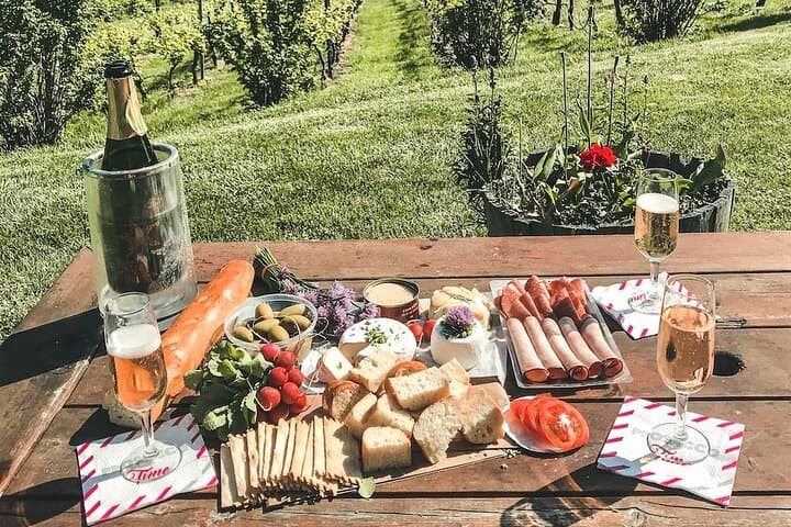 Salt Spring Island Artisan Trail Hop-On Hop-Off: Cheese, Lavender & Cider Loop
