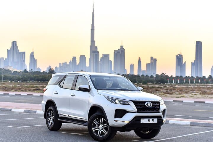 Dubai Full-Day Private Car Hire: Chauffeur Service for Sightseeing, Business & Events