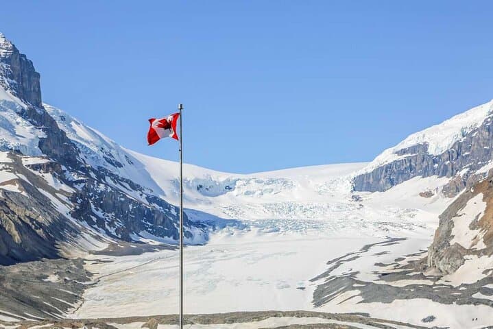 Icefields Parkway Highlights and Secrets: Banff to Columbia Icefield Day Tour photo 5