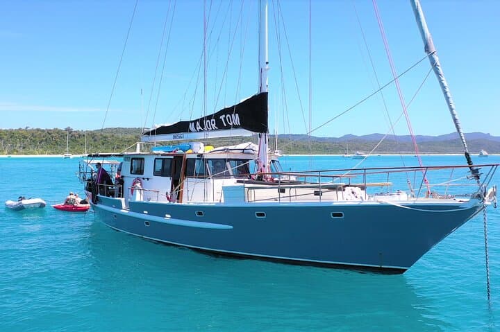 Sailing Major Tom: Efate Day Cruise, Snorkeling & BBQ Beach Market photo 3