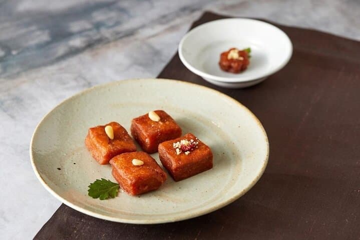 Seoul Vegan Michelin Tour — Temple Walk, Traditional Tea & Fine Dining photo 2