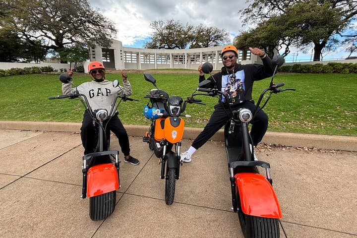 JFK Dallas E-Scooter Smart Tour: Self-Guided History Ride Through Dealey Plaza photo 6