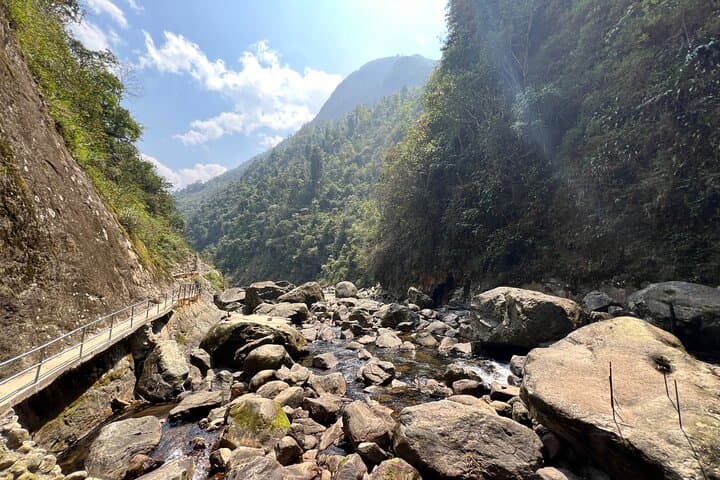 Sapa Motorbike Tour to Dragon Waterfall and Hidden Village — Off‑Road Rice Terraces & Ethnic Markets photo 6