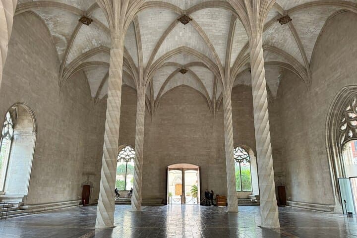 Palma de Mallorca 3-Hour Highlights & Tapas Bike Tour — Cathedral, Almudaina & Local Bites photo 3