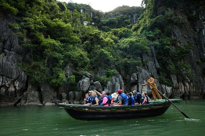 2-Day Lazalee Cruise: Explore Halong Bay's Limestone Islands from Hanoi photo 2