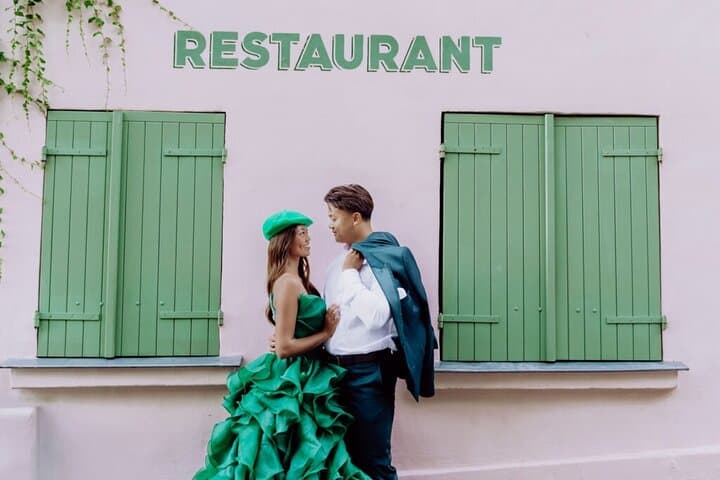 Eiffel Tower Princess Dress Photoshoot — Private Session at Passerelle Debilly photo 5