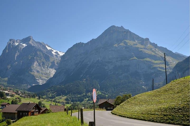 Zurich to Mount Titlis Day Trip: Private Tour to Lucerne & Engelberg photo 2