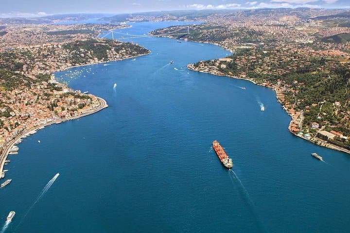 Private Bosphorus Cruise & Kadıköy Food Tasting — Istanbul Yacht Tour photo 2