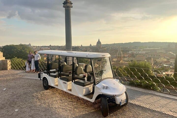 Rome by Electric Golf Cart: Private 3-Hour City Highlights Tour