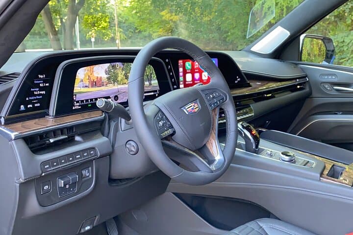 Luxury Curbside Transfer from O'Hare or Midway to Chicago — One-Way SUV Service photo 5