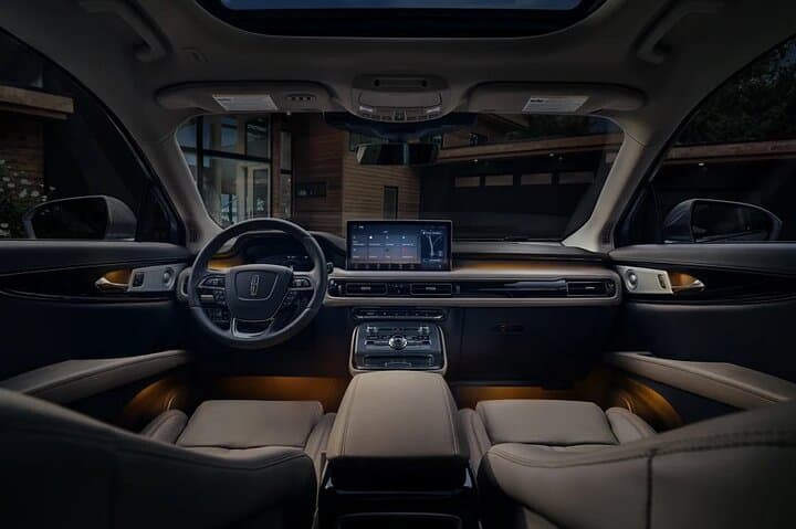 Chicago Luxury Sedan Airport Transfer: O'Hare & Midway Curbside One-Way photo 4