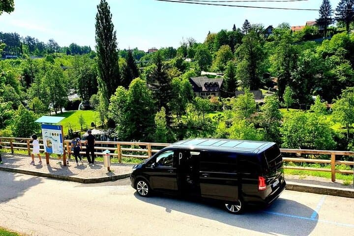 Split to Plitvice Lakes Day Transfer: Mercedes V-Class Comfort and 4-Hour Park Visit