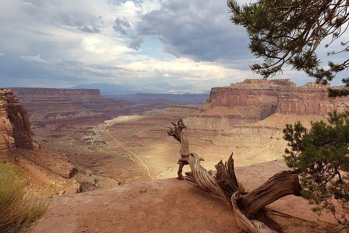 Explore Arches and Canyonlands National Parks: Utah’s 4x4 Backcountry Adventure photo 2