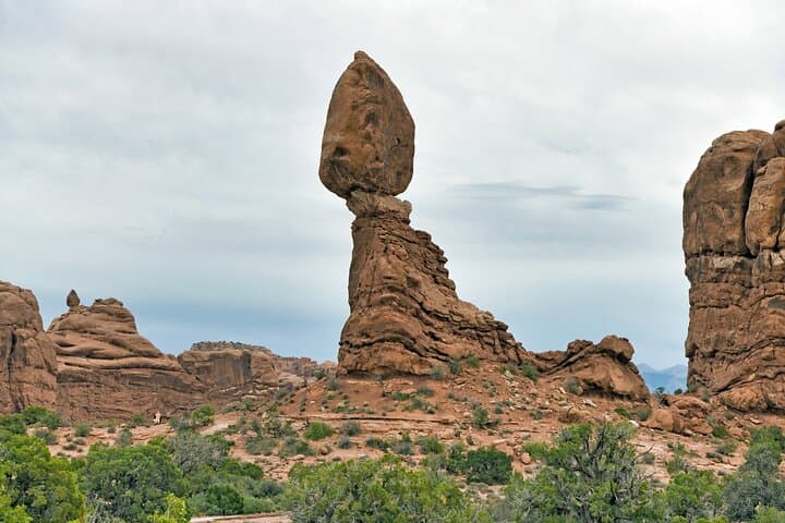 Exploring Arches National Park: Guided Van Tour Through Utah’s Iconic Red Rock Wonders photo 3