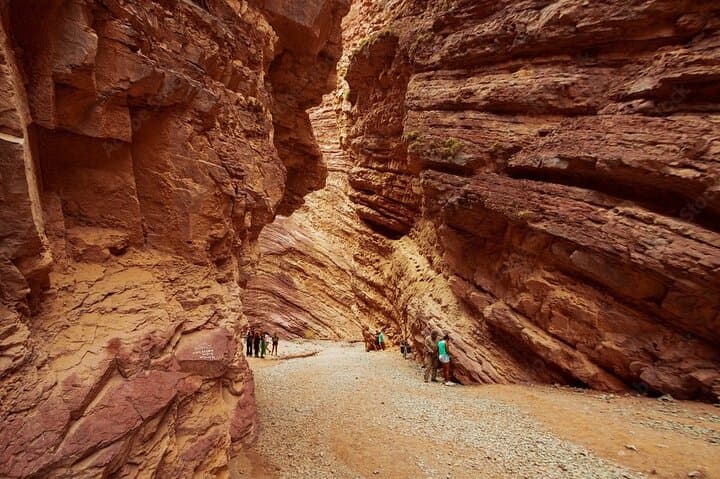 Hiking Quebrada de las Conchas from Cafayate: Garganta del Diablo, Amphitheatre & La Yesera photo 3