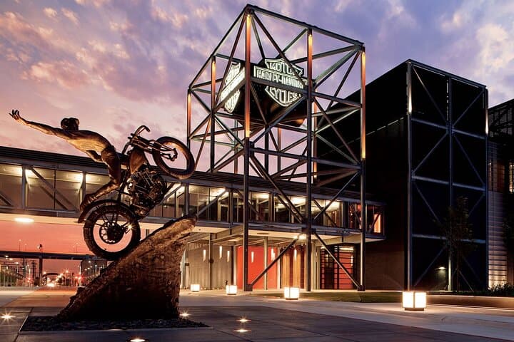 Chicago to Milwaukee Day Trip: Brewery Tour, Harley‑Davidson & Lakefront Highlights