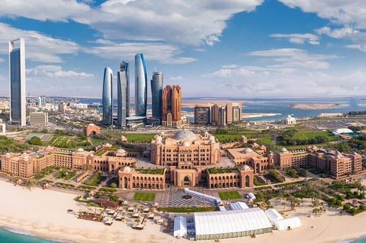 Private Abu Dhabi City Tour: BAPS Mandir & Sheikh Zayed Grand Mosque