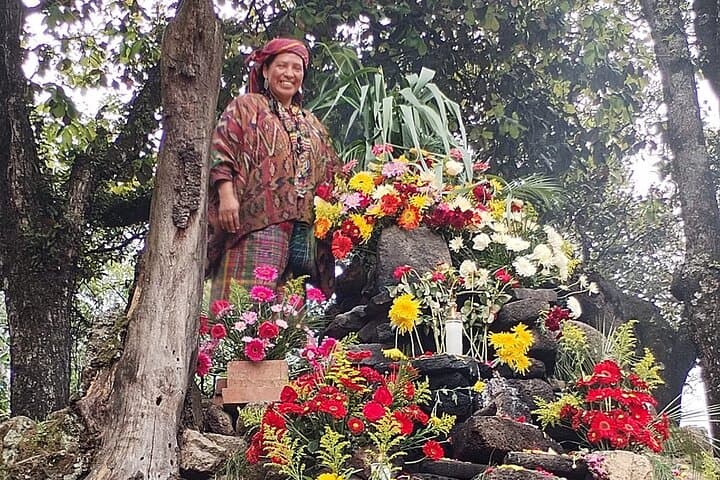 Iximché Spiritual Ritual With a Mayan Priest: Private Ceremony at Guatemala's First Capital photo 3