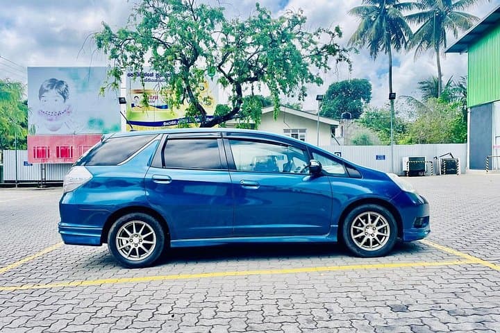 Ella to Arugam Bay Private Taxi: Scenic 3‑Hour Transfer with Waterfall Stops photo 3