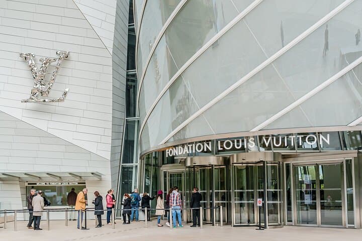 VIP Louis Vuitton Foundation Walking Tour and Jardin d'Acclimatation Visit