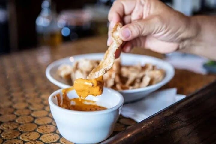 Chicago Street Food Walking Tour: Deep-Dish, Beef, and Architectural Icons