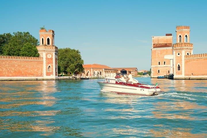 Sunset Cocktail Cruise on Venice Lagoon: Private Vintage Boat Experience photo 2