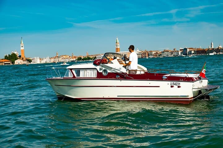 Sunset Cocktail Cruise on Venice Lagoon: Private Vintage Boat Experience photo 4