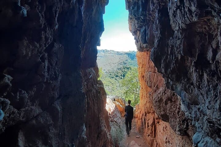 Pulo di Altamura Excursion — Hike the Karst Sinkhole in Alta Murgia National Park photo 4
