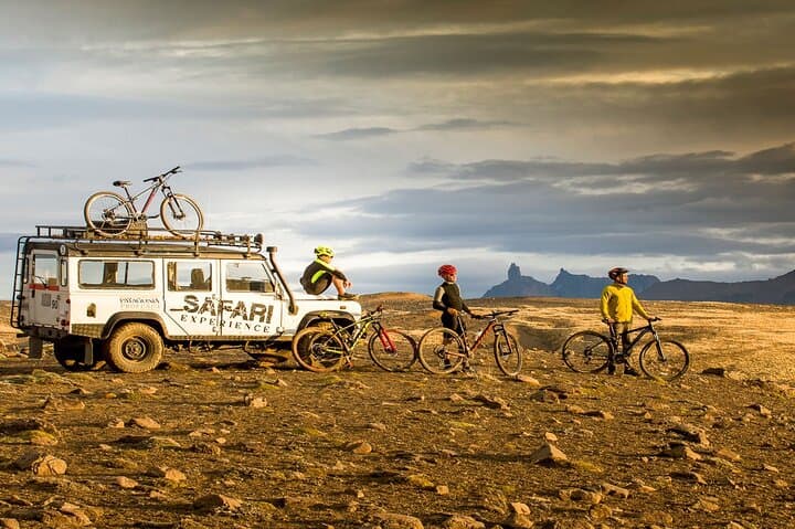 Patagonian Safari Mountain Biking: 16km Estancia 25 de Mayo Adventure