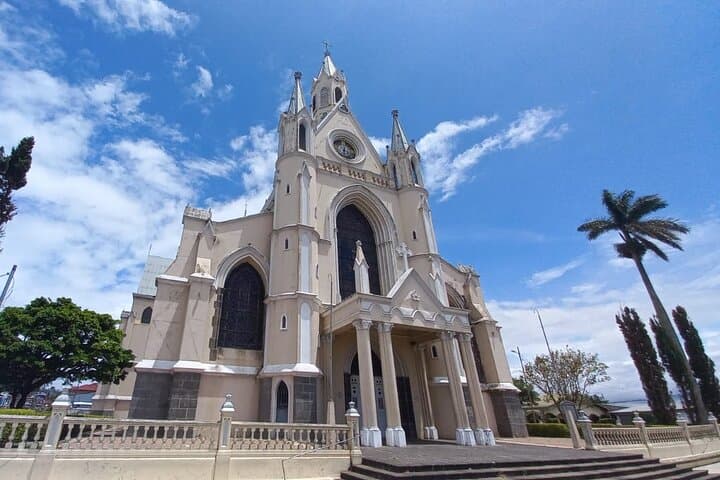 Heredia & Barva Volcano Day Tour from San José — Mountain Towns & Viewpoints photo 3