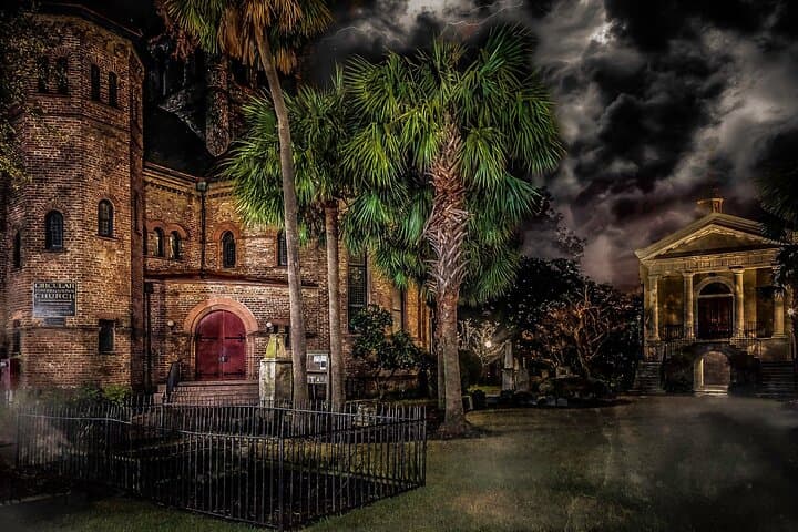 Charleston Haunted Pub Crawl: Spirits, History & Boozy Ghost Stories photo 2