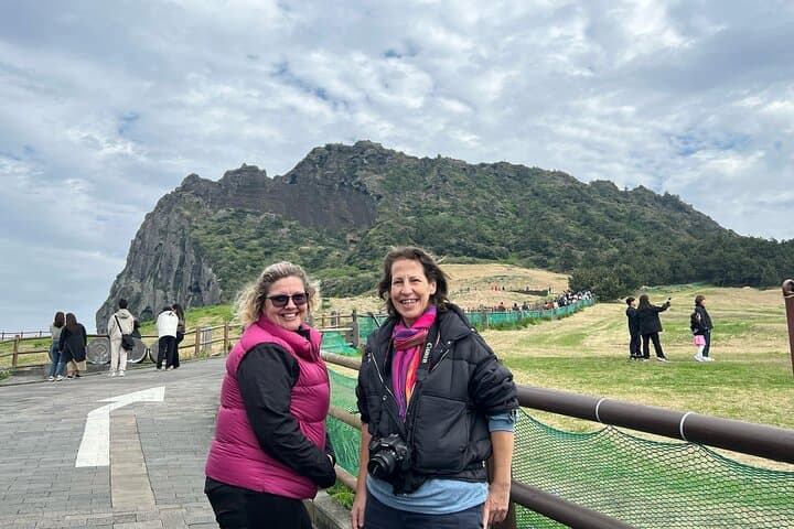 Private Jeju Island Sightseeing Car Tour — 5 or 9 Hour Customized Routes photo 4
