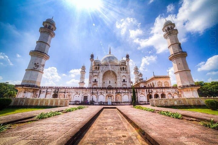 Aurangabad to Ajanta & Ellora: 2-Day Private AC Sedan Tour photo 3