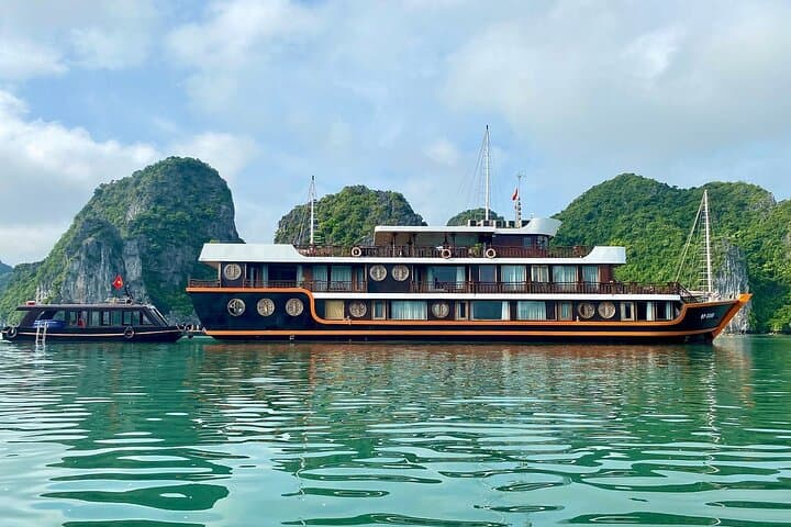 From Hanoi to Lan Ha Bay & Cat Ba: 2-Day Overnight Cruise with Kayaking and Village Cycle photo 2