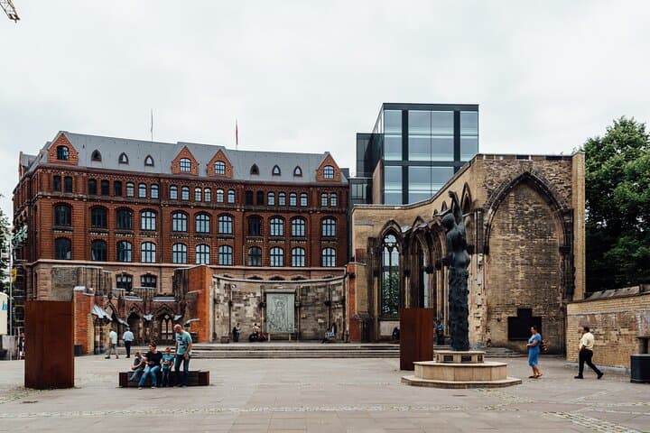 Private Romantic Walking Tour of Hamburg: Couples' Historical Stroll photo 2