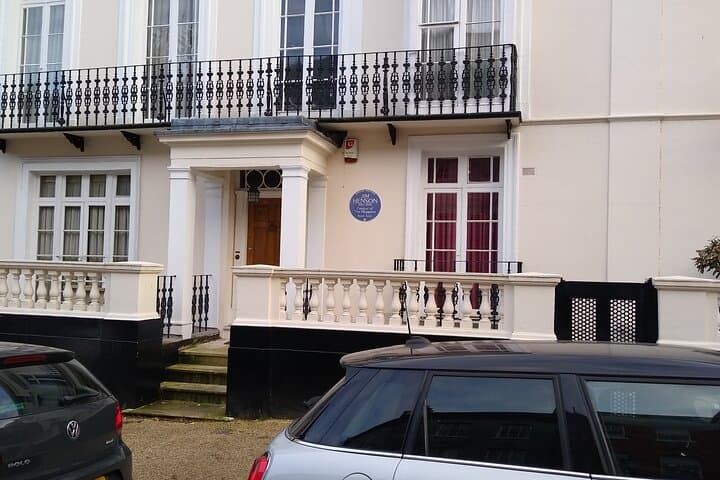 Hampstead Celebrity Homes Walking Tour — Private 2‑Hour London Experience photo 5
