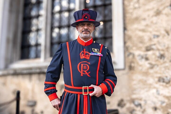 London Full-Day Sightseeing: Changing of the Guard, Tower of London & Thames Cruise photo 5