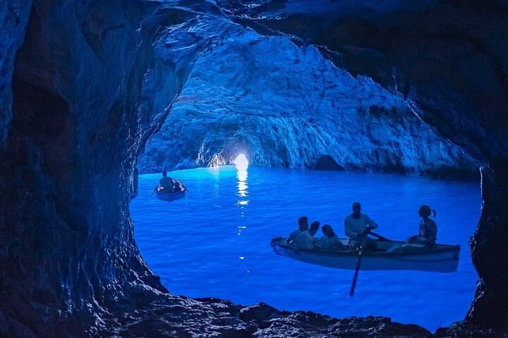 Full-Day Private Boat Tour to Capri & the Blue Grotto from Salerno