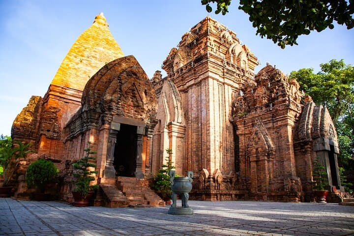 Nha Trang Premium City Tour: Hon Chong, Po Nagar & Long Son Pagoda with Traditional Lunch photo 2