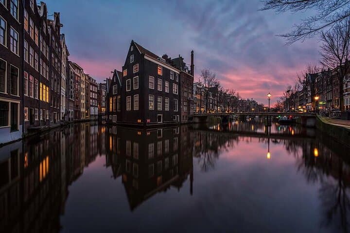 Red Light District Private Tour: History, Culture and Insider Walking Guide photo 5