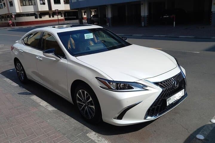 Dubai Private Lexus Chauffeur — Luxury 4-Hour City Drive
