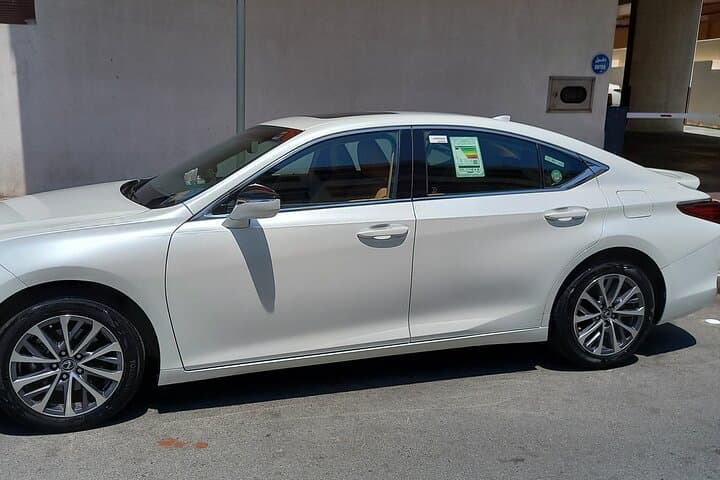 Dubai Private Lexus Chauffeur — Luxury 4-Hour City Drive photo 4