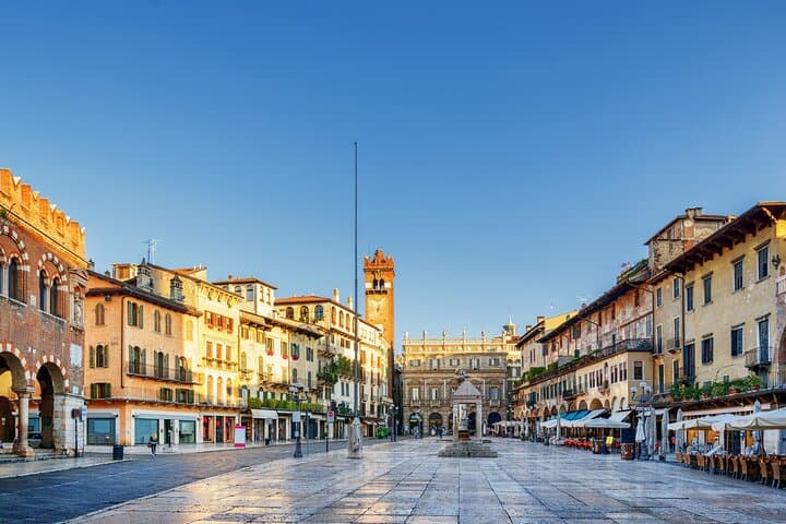 Verona Half-Day Private Tour: Arena, Castelvecchio & Piazza Highlights photo 5