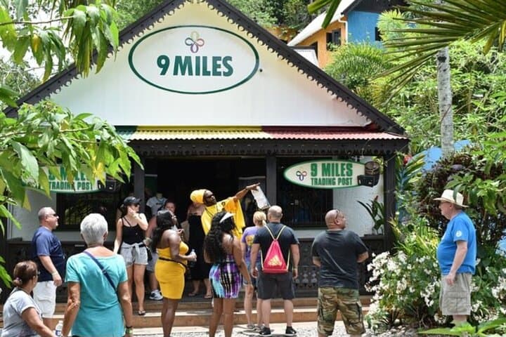 Day Trip to Bob Marley's Nine Mile: Guided Tour and Admission from Montego Bay