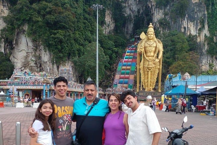 Full-Day Kuala Lumpur Shore Excursion: Petronas Twin Towers, Batu Caves & City Highlights photo 4