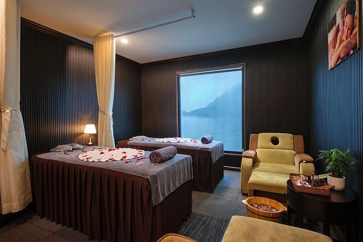 Velar Luxury Cruise Halong Bay: 2-Day Kayak, Cave & Beach Escape photo 5