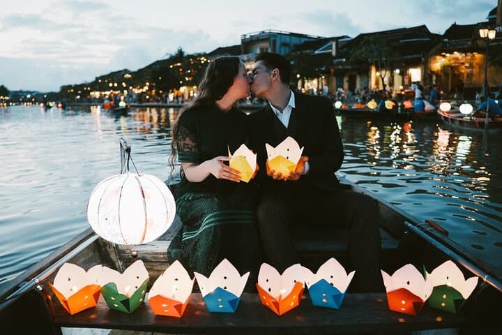 Hoi An Night Lantern Photoshoot & Hoai River Boat Experience photo 3