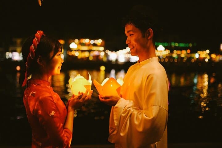 Hoi An Night Lantern Photoshoot & Hoai River Boat Experience photo 2